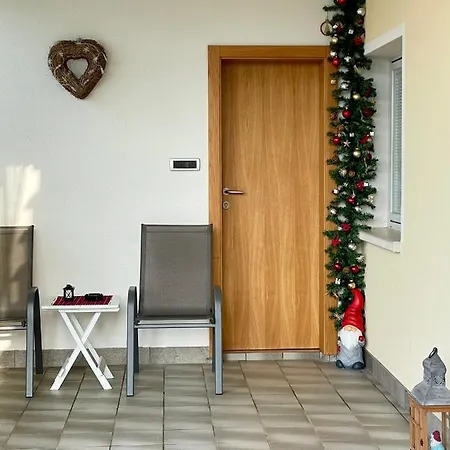 Casa Roberto - Piano Terra Con Giardino *